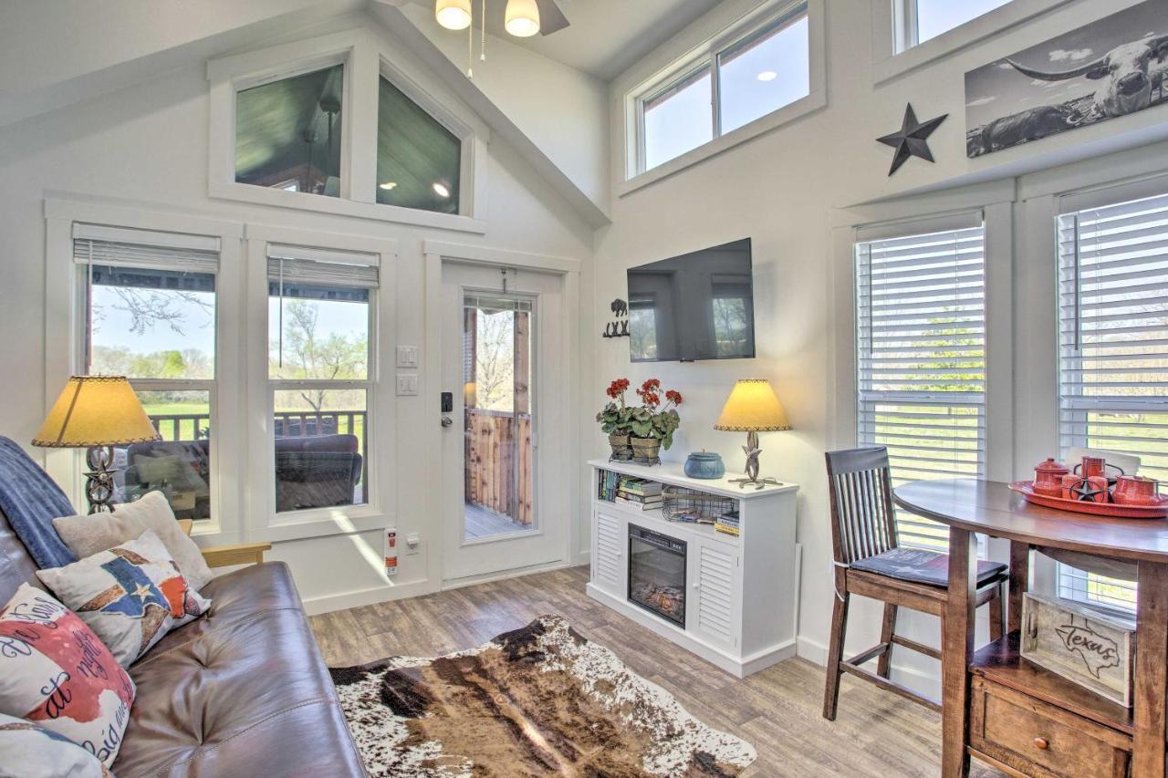 Cozy Mckinney Tiny Home With Porch And Fire Pit! Eksteriør bilde