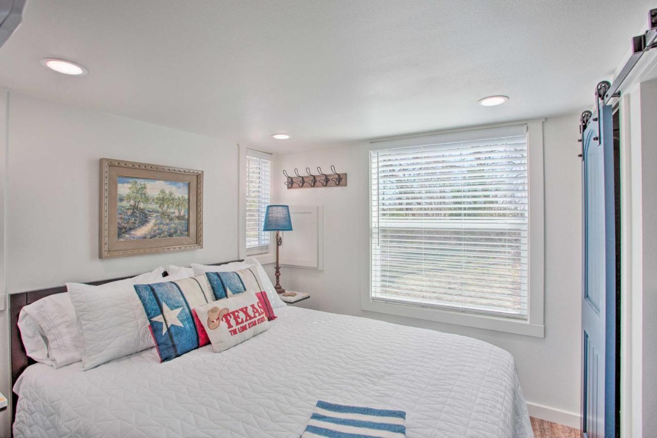 Cozy Mckinney Tiny Home With Porch And Fire Pit! Eksteriør bilde
