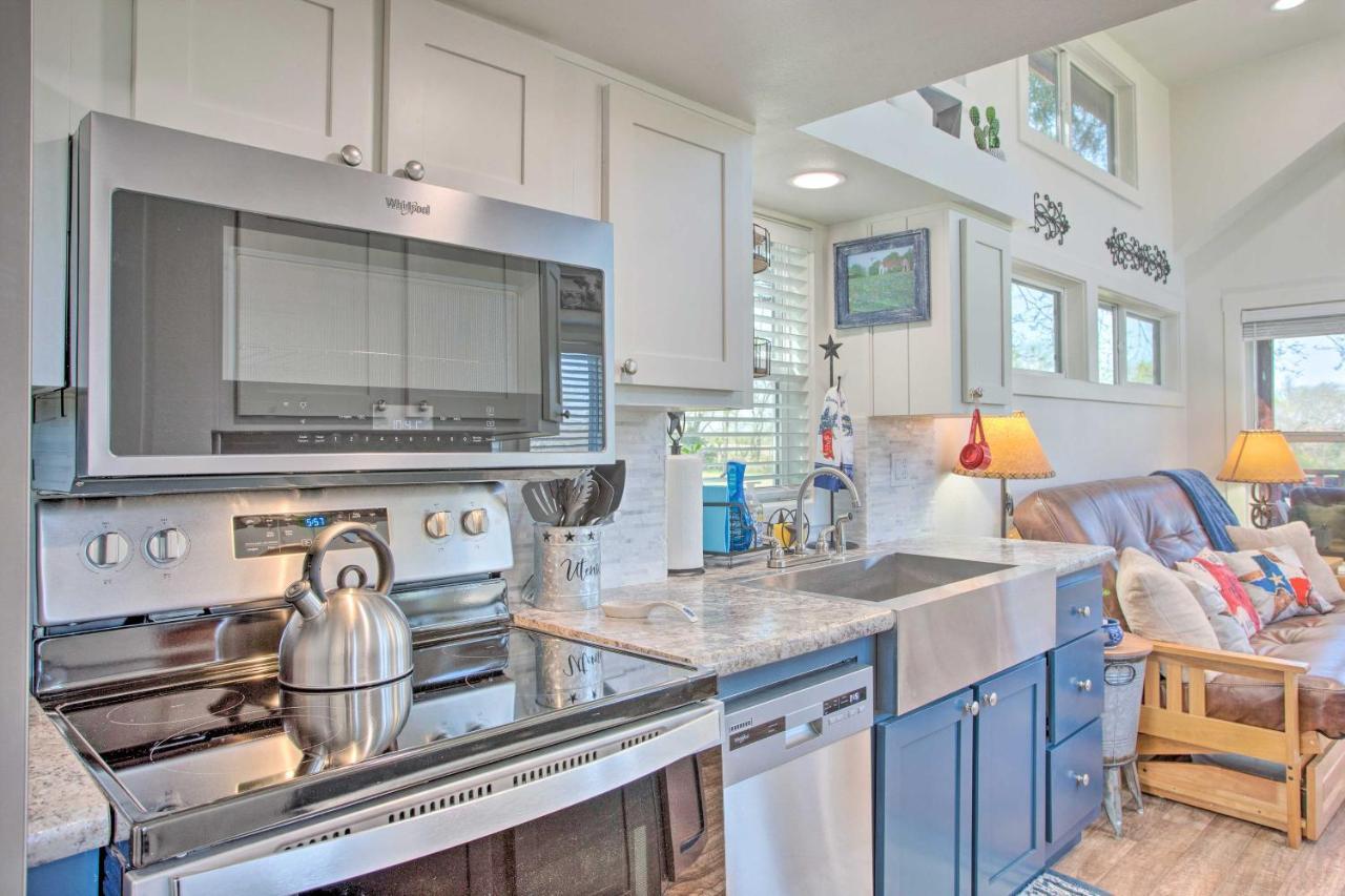 Cozy Mckinney Tiny Home With Porch And Fire Pit! Eksteriør bilde