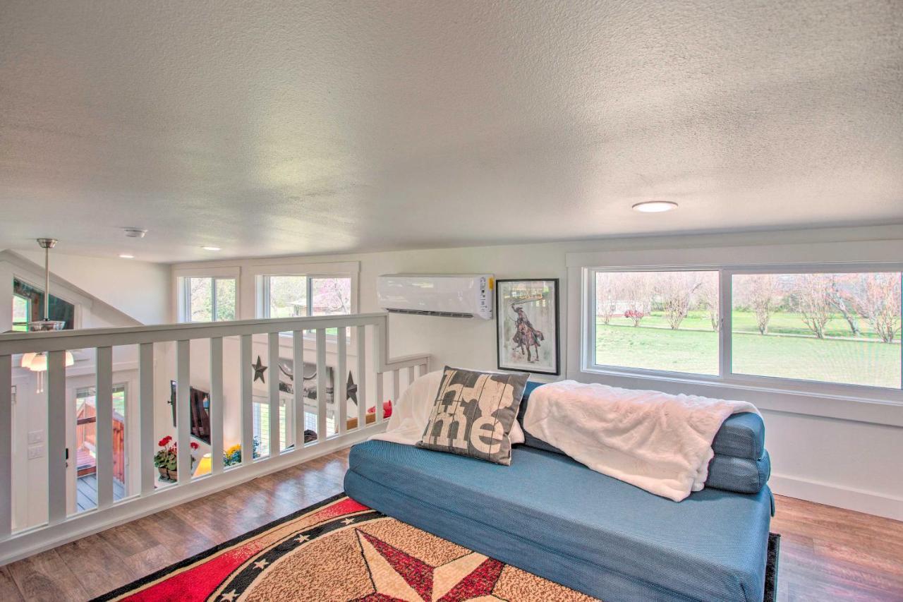 Cozy Mckinney Tiny Home With Porch And Fire Pit! Eksteriør bilde