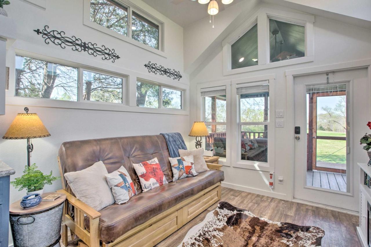Cozy Mckinney Tiny Home With Porch And Fire Pit! Eksteriør bilde
