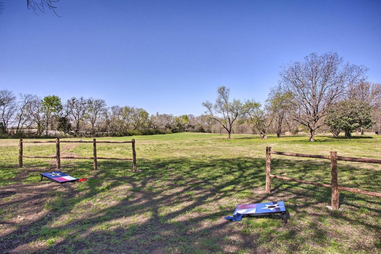 Cozy Mckinney Tiny Home With Porch And Fire Pit! Eksteriør bilde